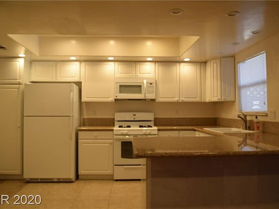 3rd image of 5054 Schumann Dr
