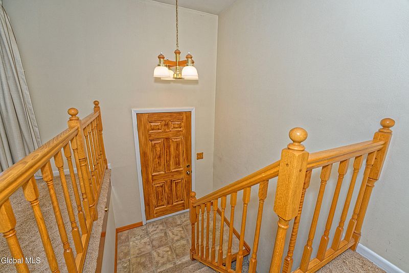 4th image of 102 Wendell Avenue