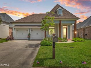 108 Phelps Dr, Youngsville, LA 70592