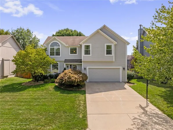 15221 W 153rd St, Olathe, KS 66062