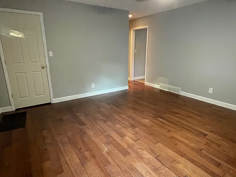 2204 Whitefield Rd — Photo 3