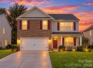 2727 Waybrook Dr, Dallas, NC 28034