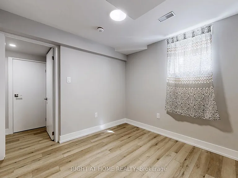 11 Hawker Ct #BASEMENT — Photo 17