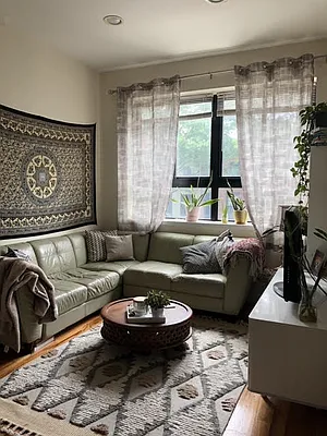 Rented by EXR | media 4