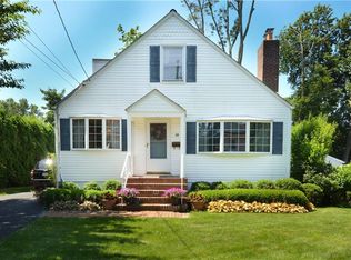 38 Lakeview Ave, Hartsdale, NY 10530