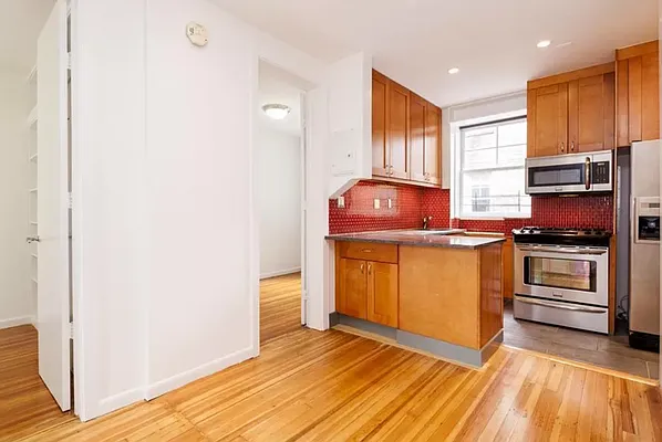 Rented by Yoreevo, LLC | media 6