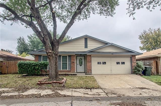 1st image of 2211 Versailles Dr