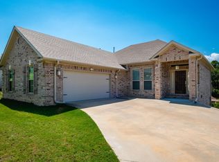 12 Majestic Ct, Maumelle, AR 72113