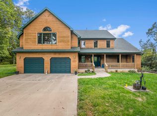 2452 262nd St, Independence, IA 50644