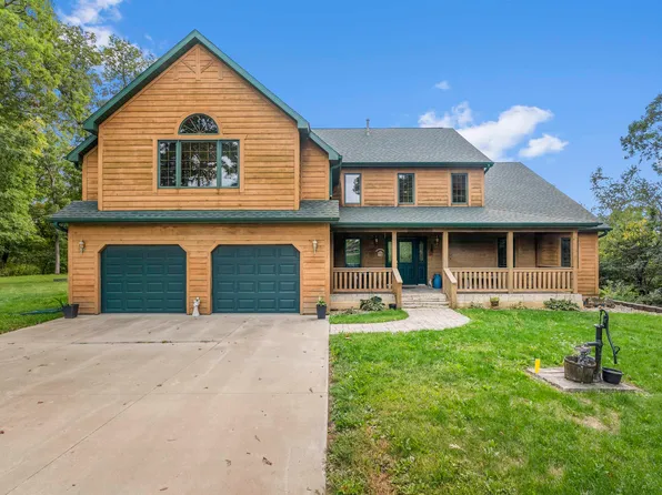 2452 262nd St, Independence, IA 50644