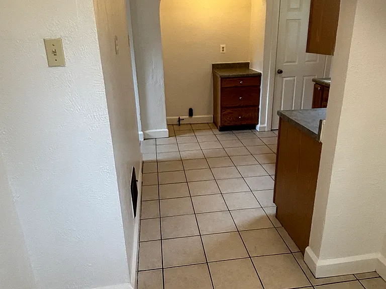 1712 Brussels St — Photo 10