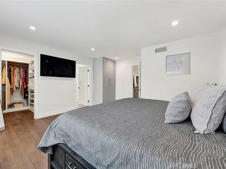 8746 Ruffner Ave — Photo 15