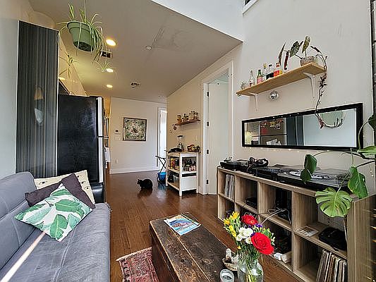 5th image of 1350 Myrtle Ave #3E
