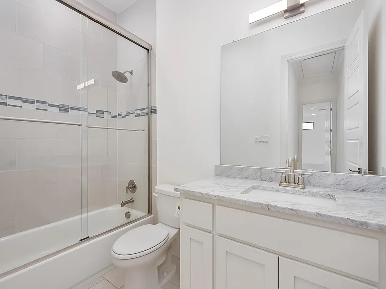 2502 Sunset Vista Cir — Photo 25