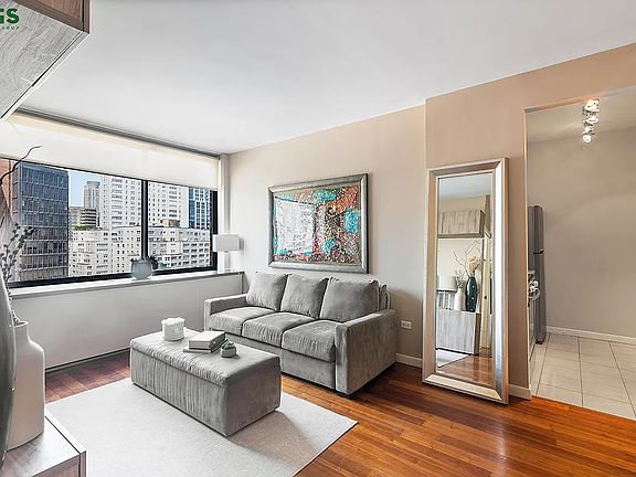 3rd image of 111 W 67th St APT 20A