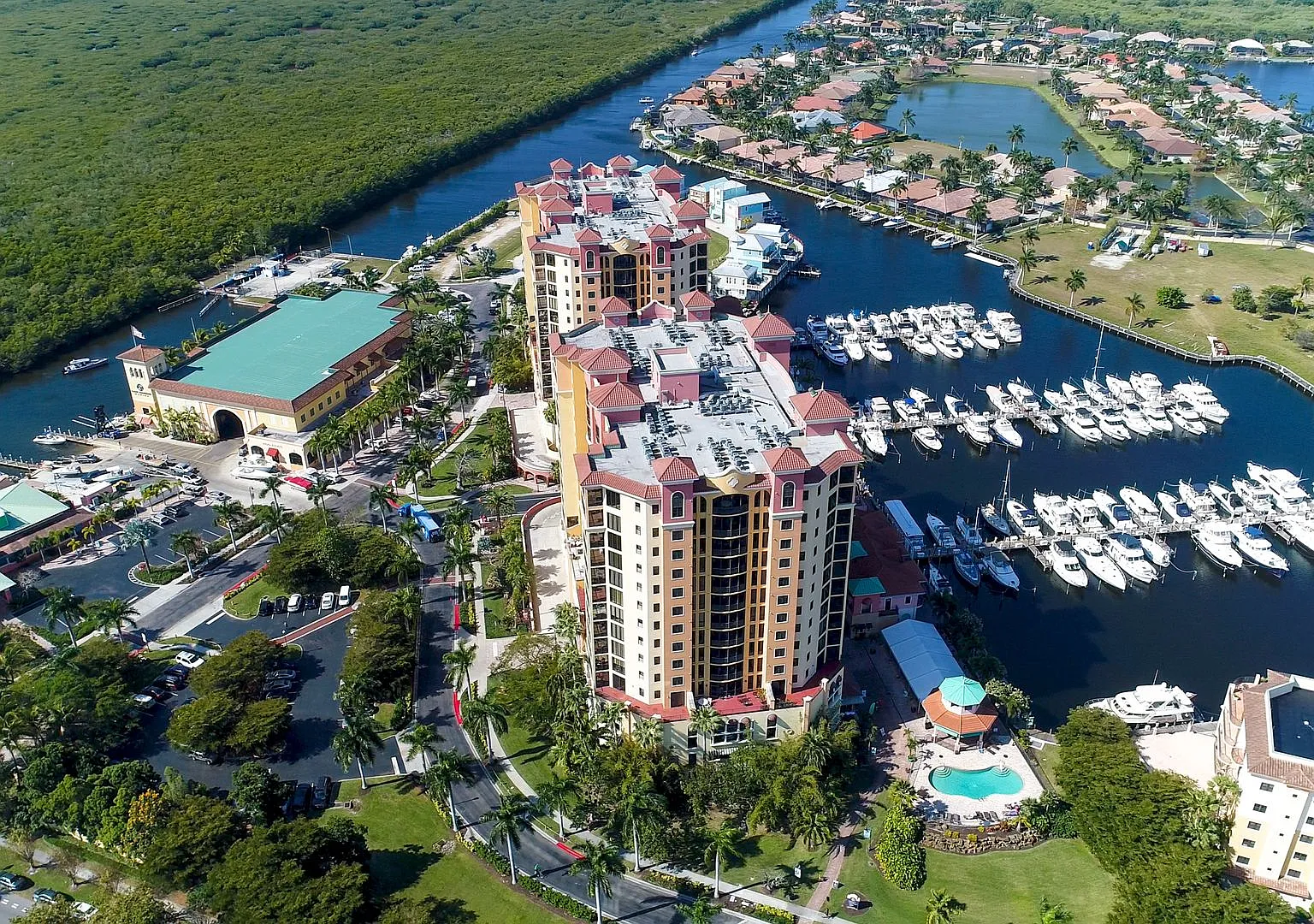 Cape Harbour Fully Furnished 2 bedroom 2 bath 14th Floor Harbour/City View — Photo 1
