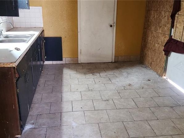 kansas-city-missouri-440628424 picture