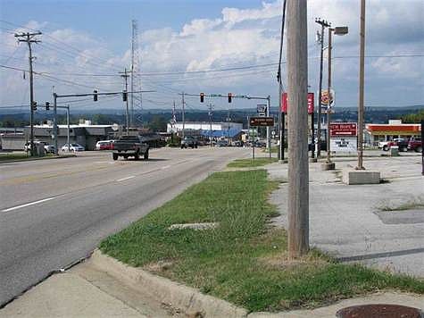 5th image of 1736 Highway 62 E
