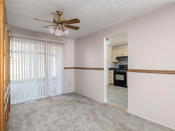 4th image of 182 Thunderwood Dr