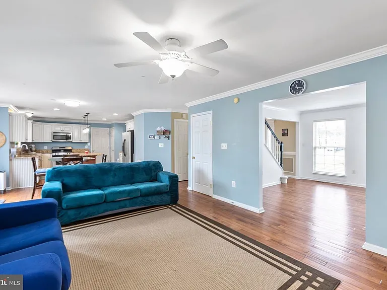 10103 Cotter Ct — Photo 31