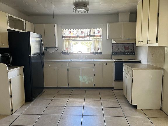3rd image of 5110 SE 110th St APT A