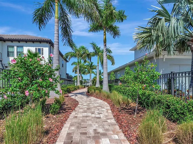 4063 Rocky Shores Dr — Photo 35