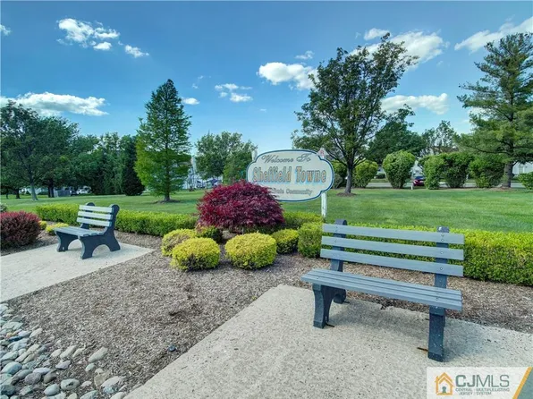 6 Golden Sq, Sayreville, NJ 08872