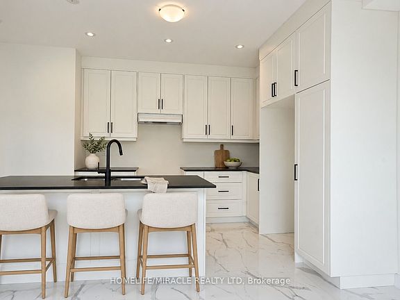 4th image of 142 Antibes Dr