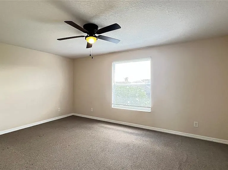 806 Lost Grove Cir — Photo 45