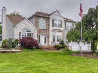 6 Loch Ct, Jackson, NJ 08527