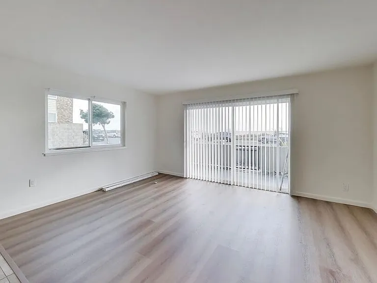 1701 Shoreline Drive — Photo 5