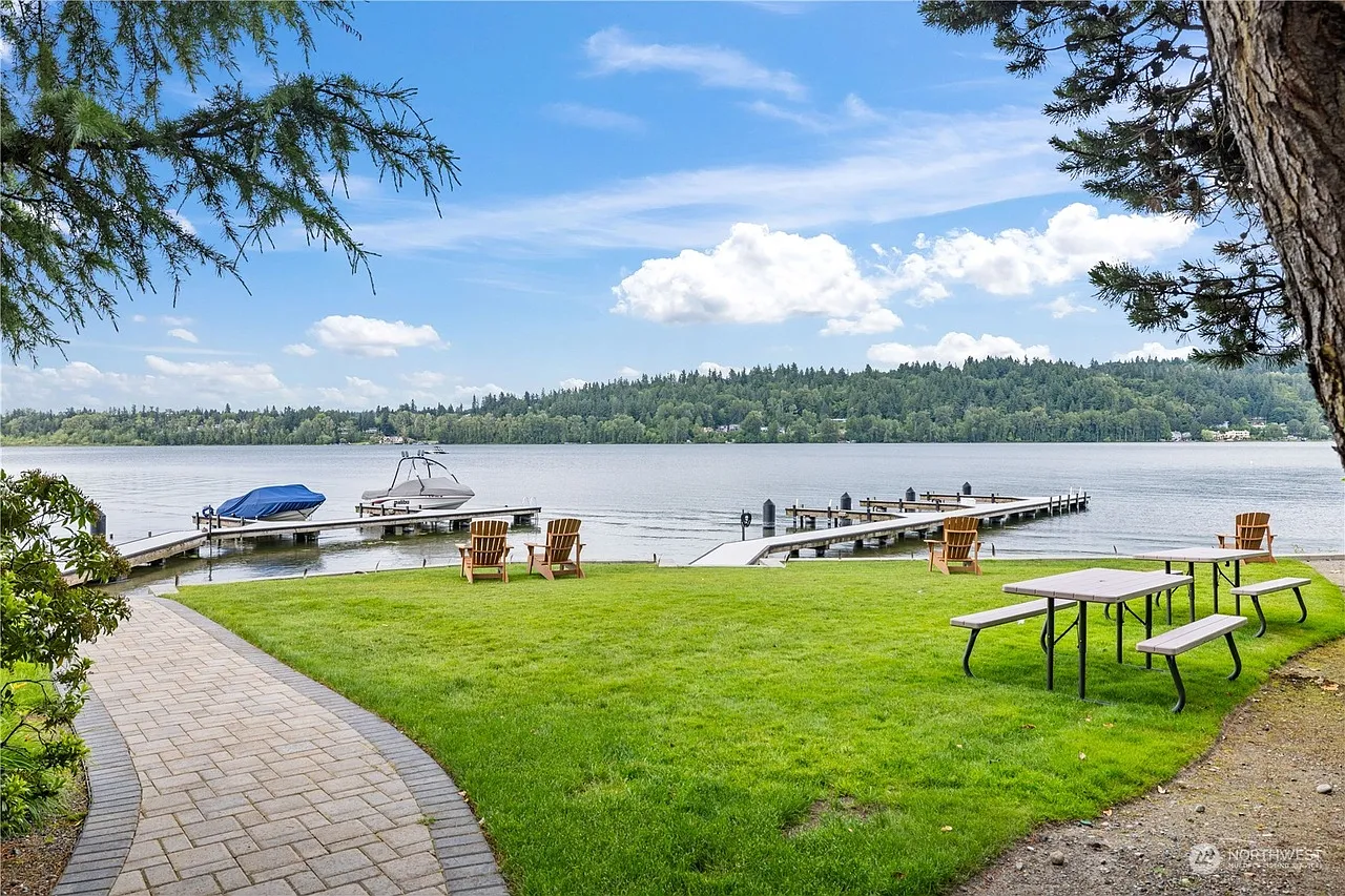 2 bed, 2.5 bath, 1908 sqft, $5,000 — Photo 2
