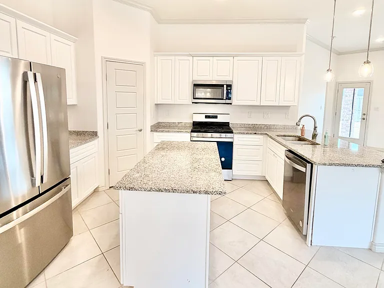 5401 Lamont Ave — Photo 11