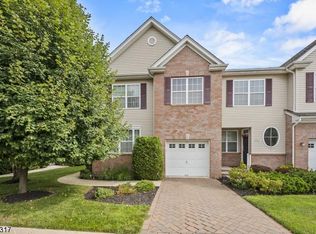 704 Juniper Ct, Somerset, NJ 08873