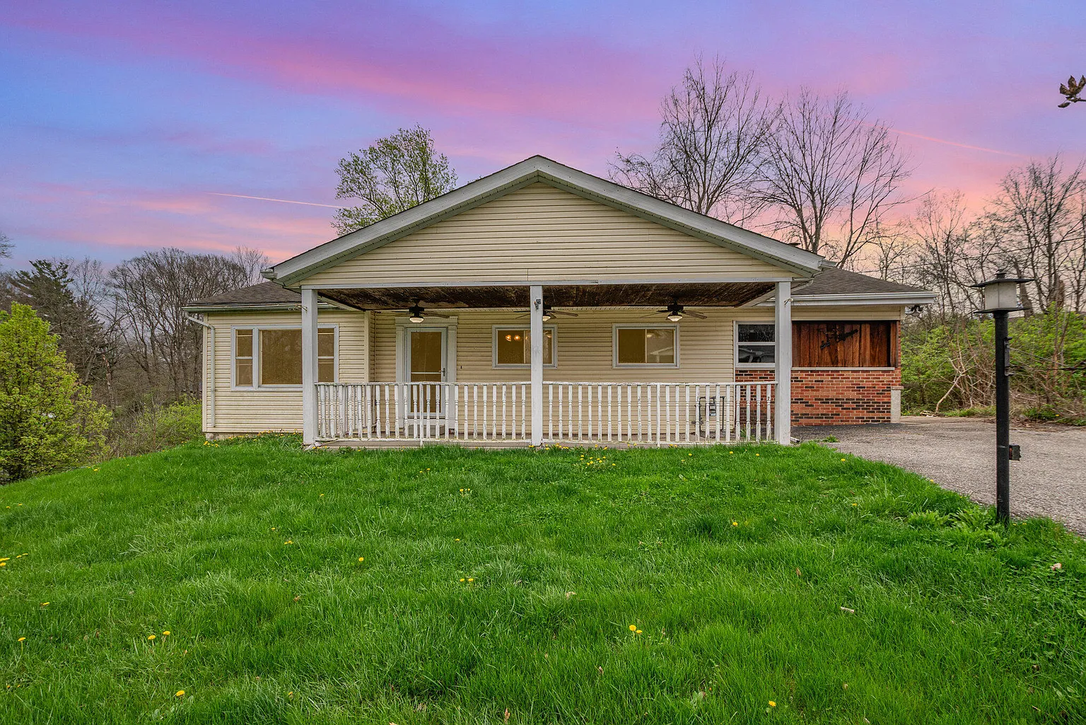 615 Dogwood Dr photo 1