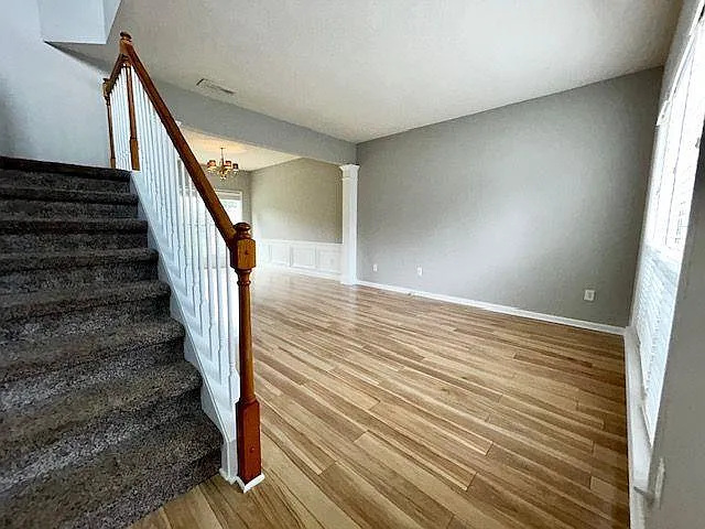 658 Glenbarrett Ct NE — Photo 4