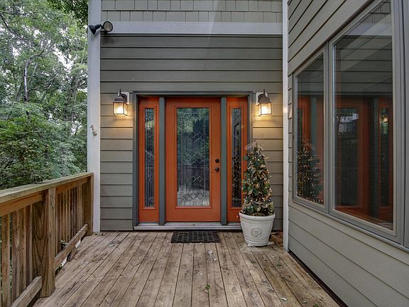 3rd image of 3862 Park Ln SW