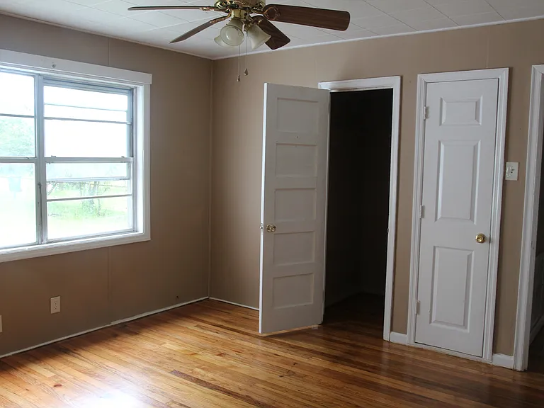 1413 W Highland Ave — Photo 4