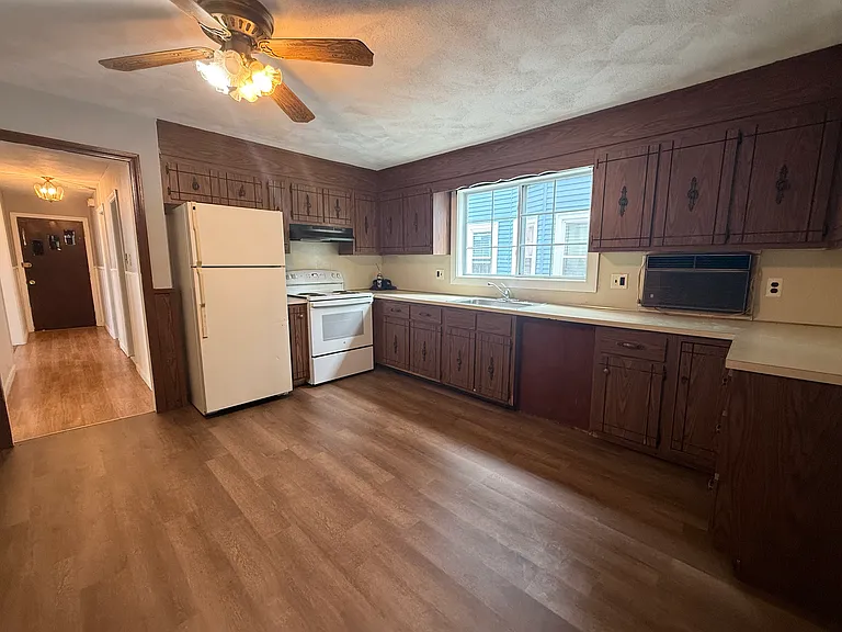 119 Webster St #2 — Photo 6