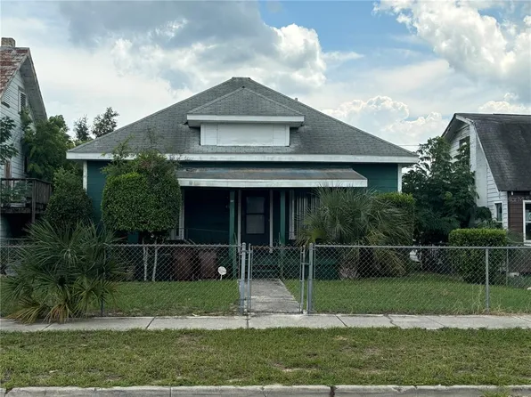 45 Sessom Ave W, Lake Wales, FL 33853