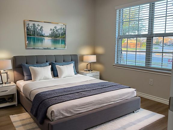 Office/Guest Bedroom 1