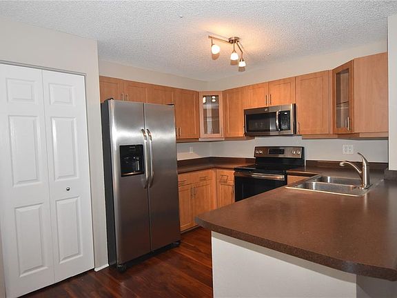2nd image of 5714 Baywater Dr Unit 5714