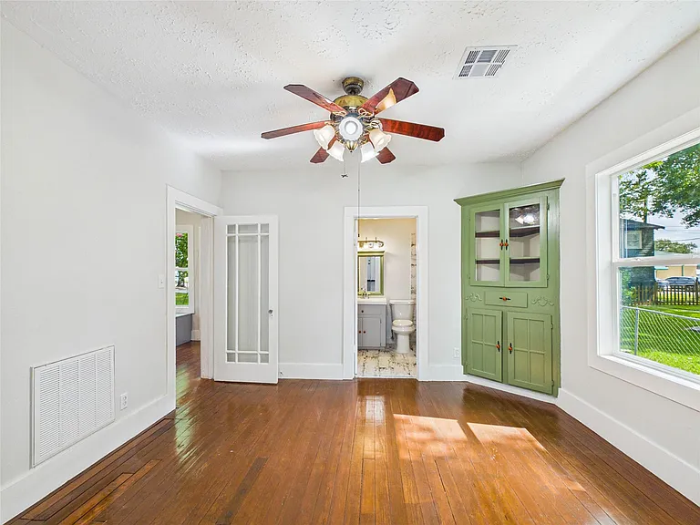 314 W Sidnor St — Photo 28