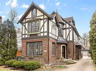 556 Willow Rd, Winnetka, IL 60093