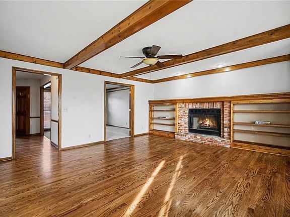 5th image of 8645 Greenwood Ln
