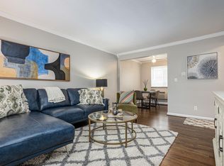 233 1st St APT 8, Rochester, MI 48307