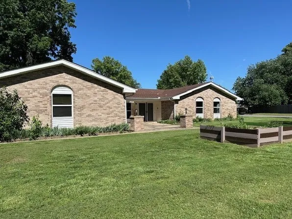 401 N Turtle Creek Dr, Rogers, AR 72756
