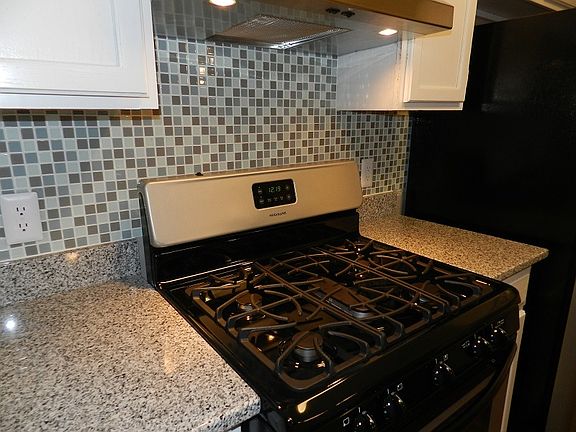 4th image of 4017 Victory Dr APT 119