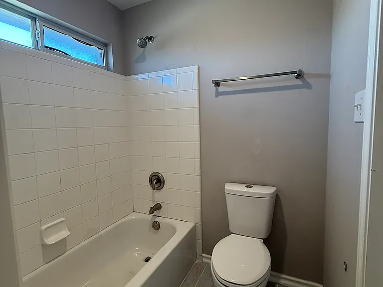 1220 Resaca Dr — Photo 14