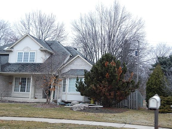 4th image of 24795 Camille Dr